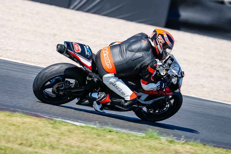 donington no limits trackday;donington park photographs;donington trackday photographs;no limits trackdays;peter wileman photography;trackday digital images;trackday photos